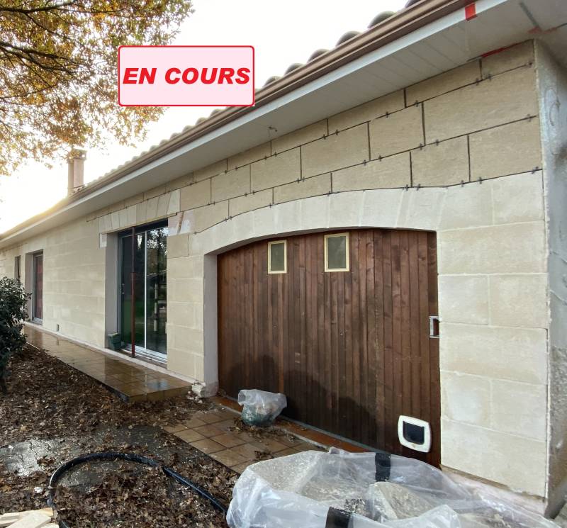 Rénovation de façades par placage de pierres naturelles au Haillan